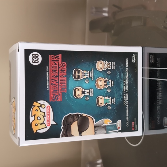 Stranger Things Funko Pop Steve with Sunglasses #638 - Picture 3 of 7